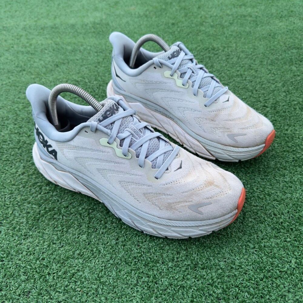 HOKA ONE ONE ARAHI 6 - Women’s Running Shoes - SIZE 9.5B